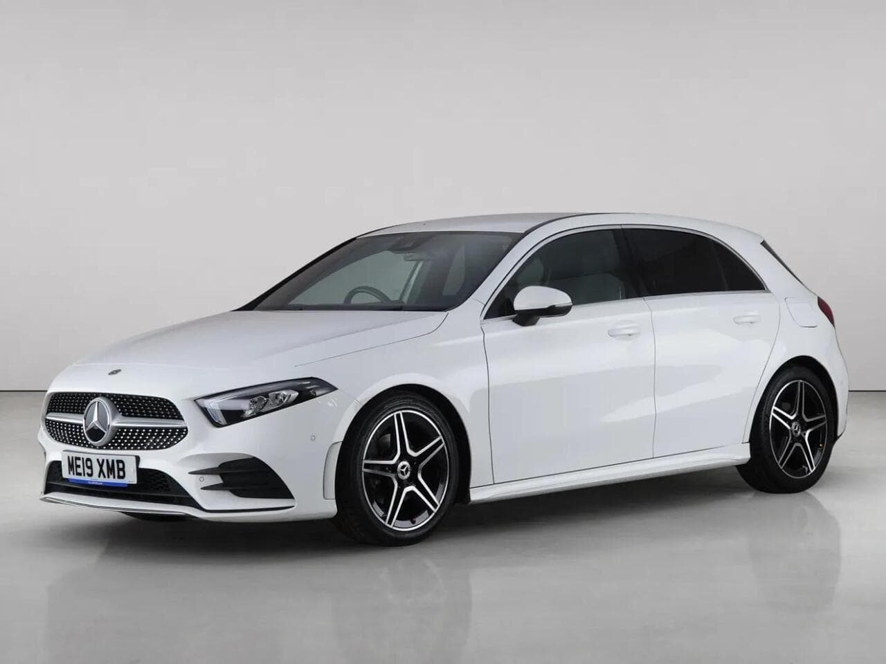 Mercedes-Benz A Class thumbnail Front Left
