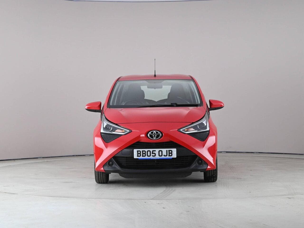 Toyota AYGO thumbnail Front