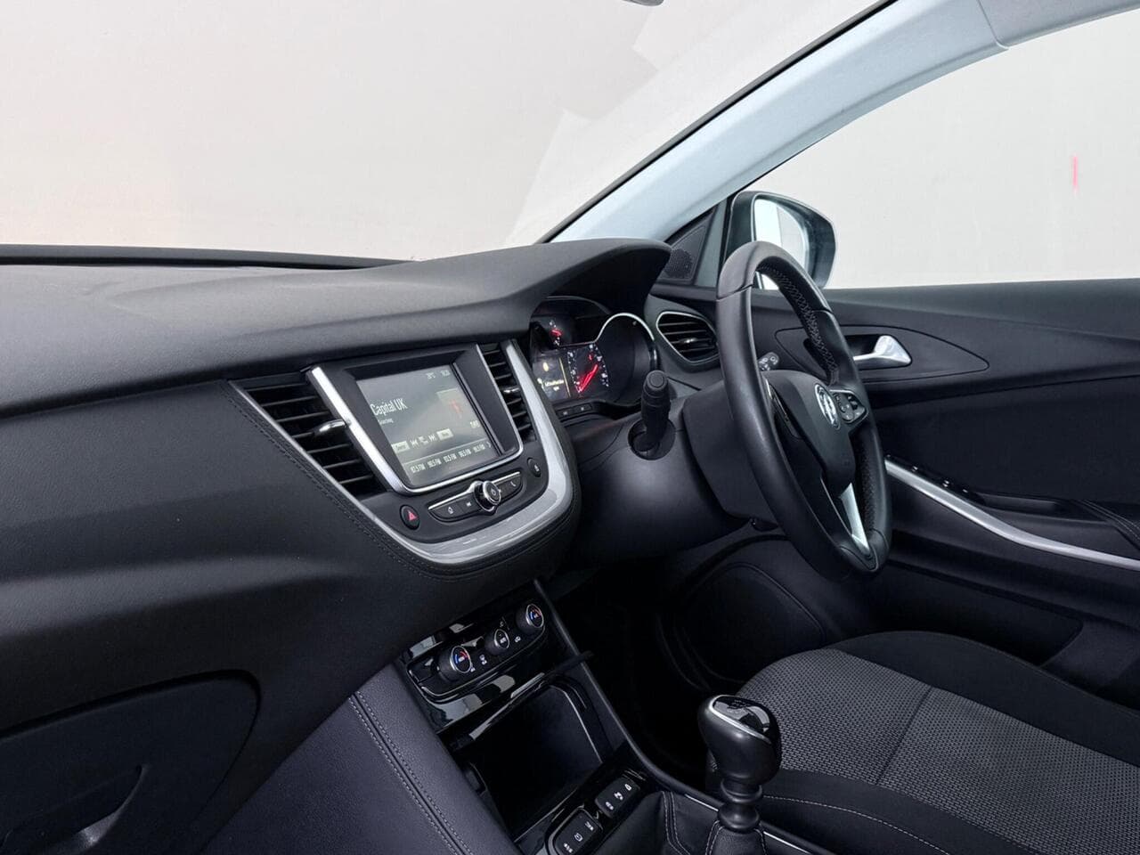 Vauxhall Grandland X thumbnail Interior Front