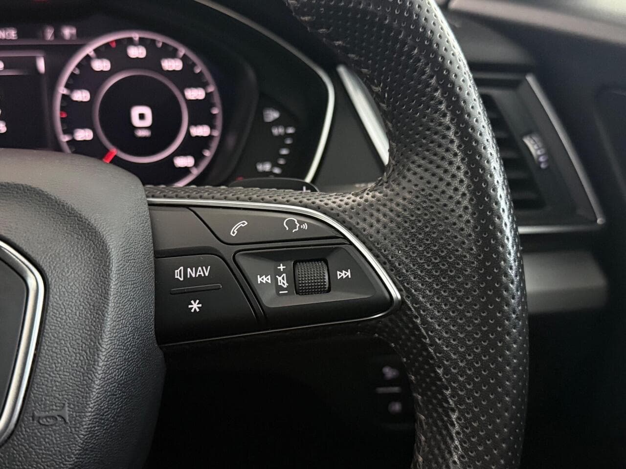 Audi Q5 thumbnail Misc Controls