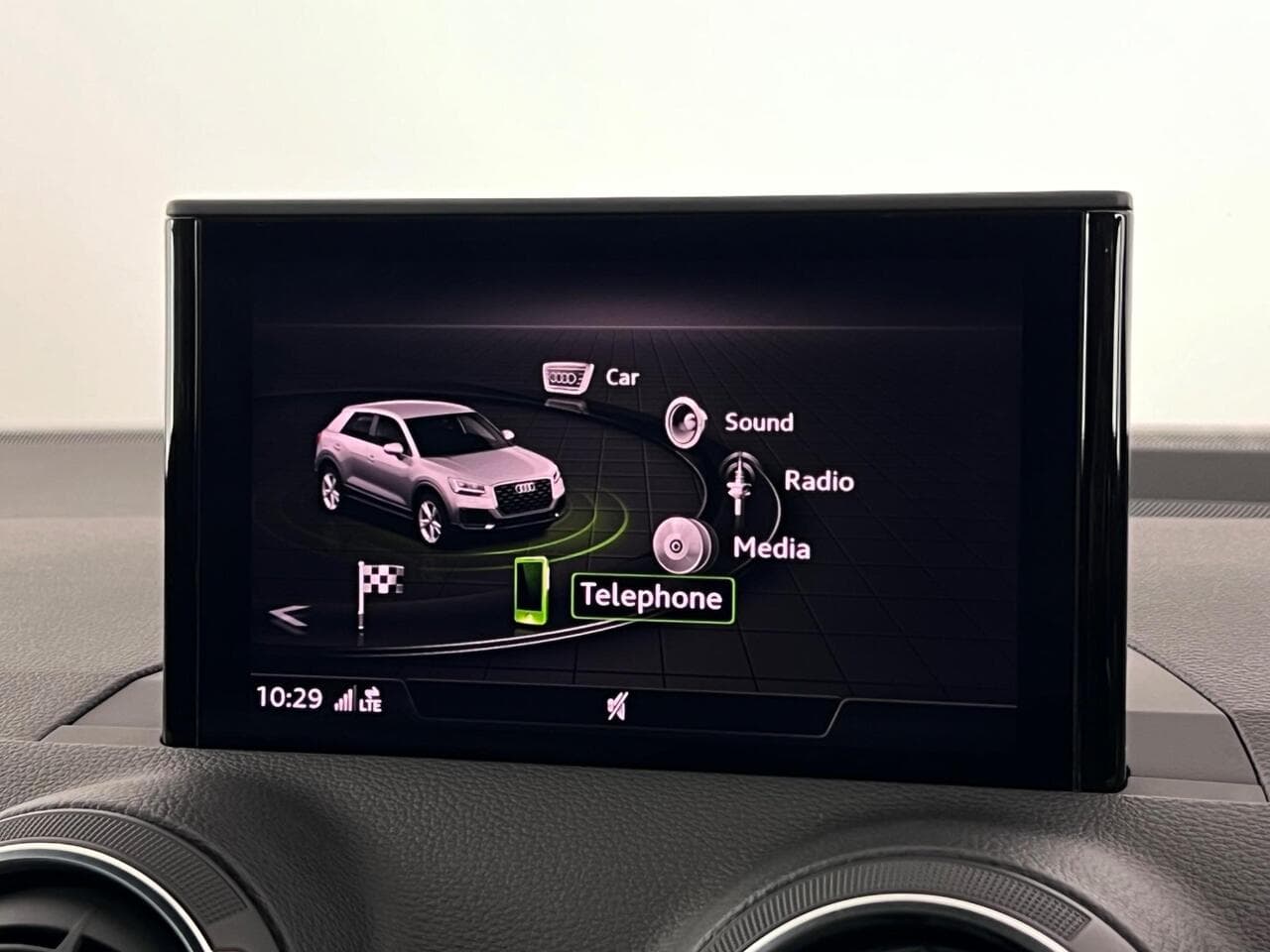 Audi Q2 thumbnail Infotainment System