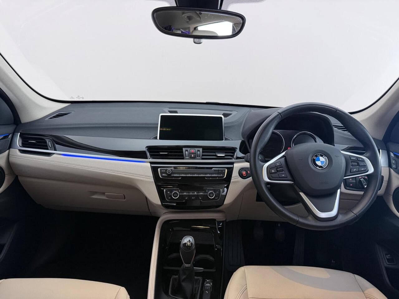 BMW X1 thumbnail Interior Front
