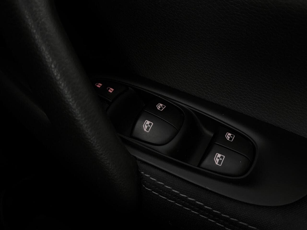 Nissan Qashqai thumbnail Misc Controls