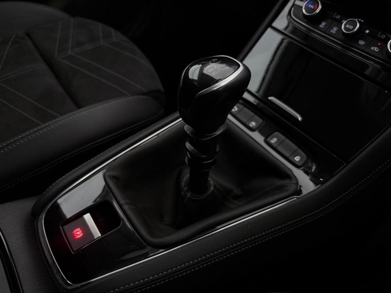 Vauxhall Grandland thumbnail Interior Front