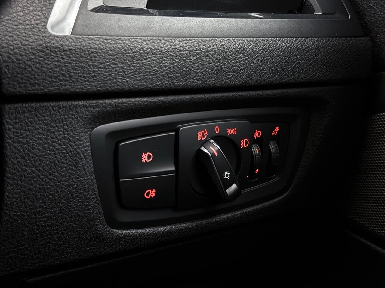 BMW 1 Series thumbnail Misc Controls