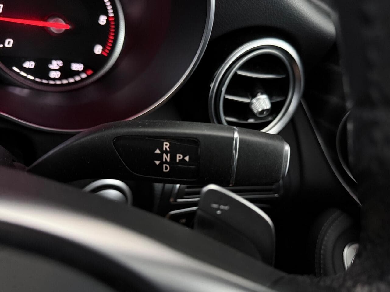 Mercedes-Benz GLC thumbnail Misc Controls