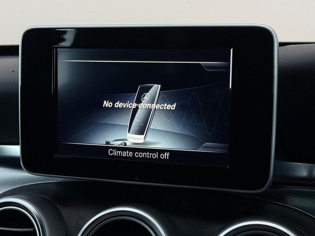 Mercedes-Benz C Class thumbnail Infotainment System
