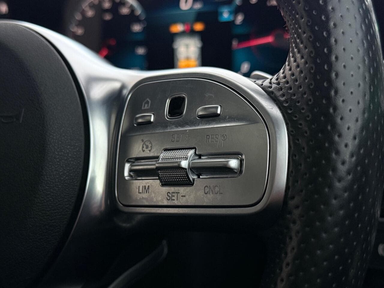 Mercedes-Benz A Class thumbnail Misc Controls
