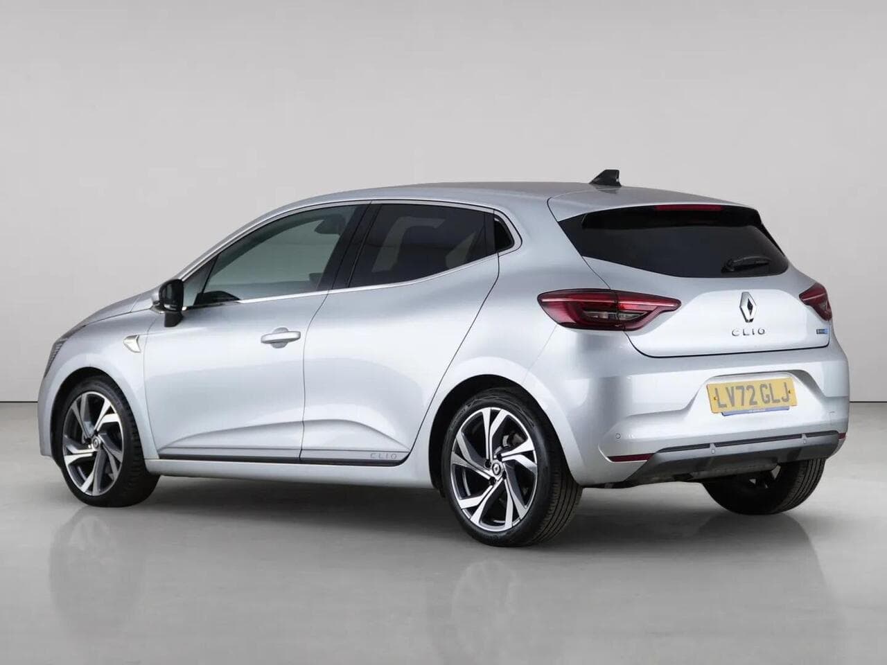 Renault Clio thumbnail Rear Left