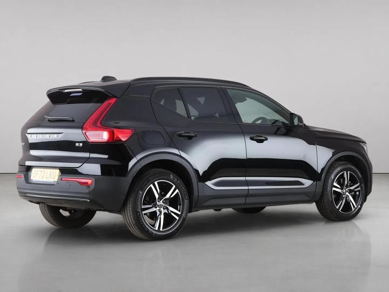 Volvo XC40 thumbnail Rear Right