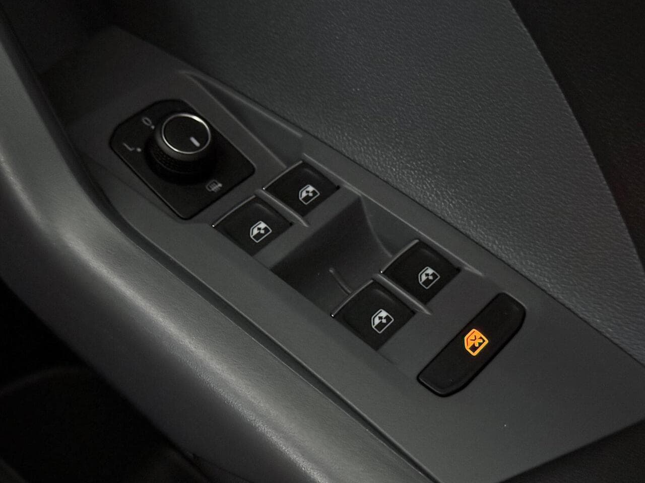 Volkswagen T-Cross thumbnail Misc Controls