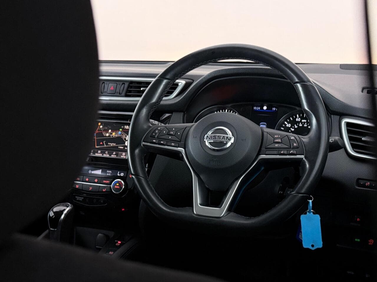 Nissan Qashqai thumbnail Steering Wheel