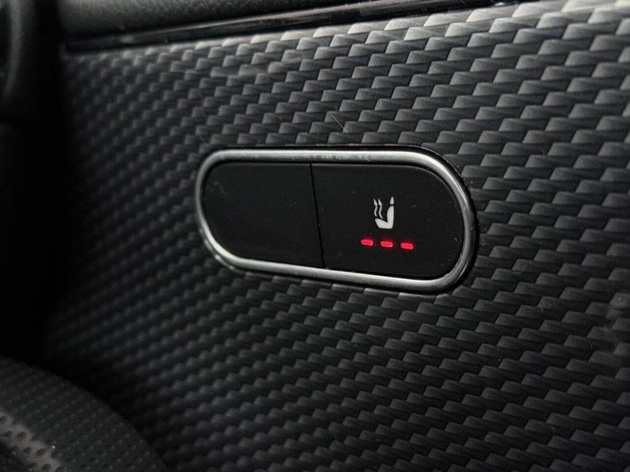 Mercedes-Benz A Class thumbnail Misc Controls