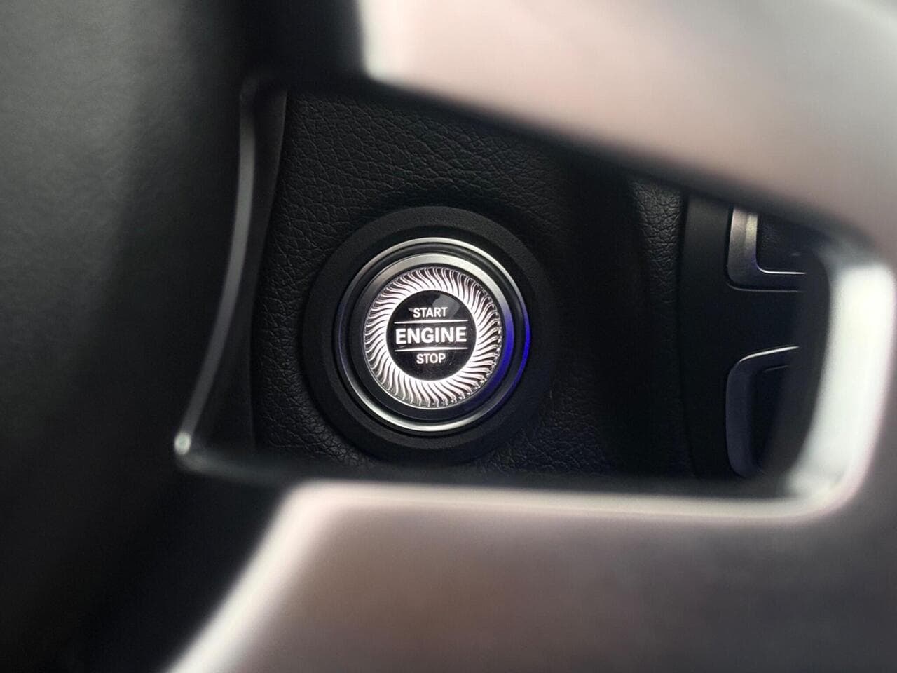 Mercedes-Benz C Class thumbnail Misc Controls