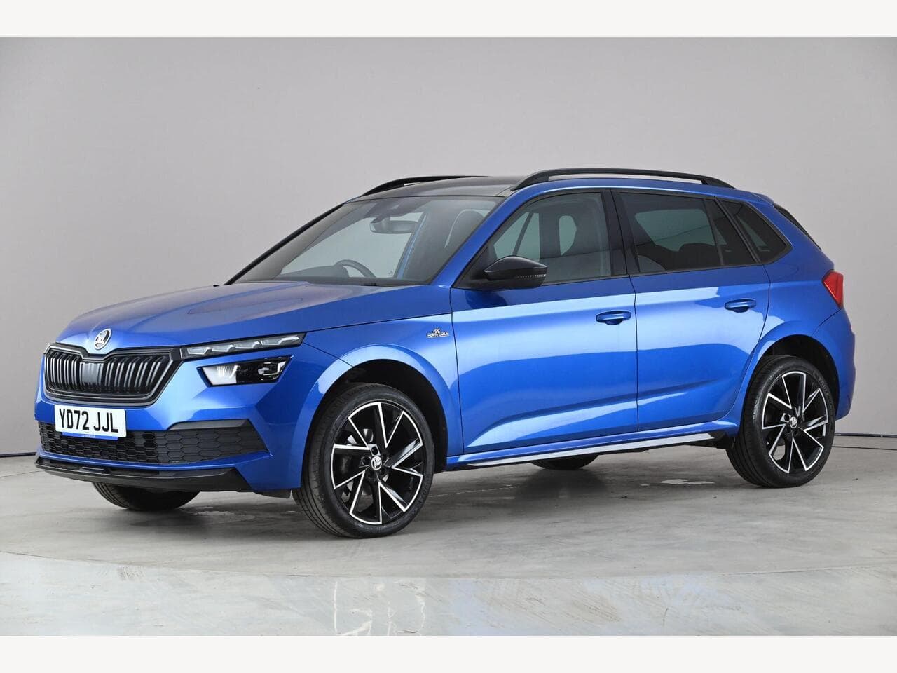 Skoda Kamiq thumbnail Front Left