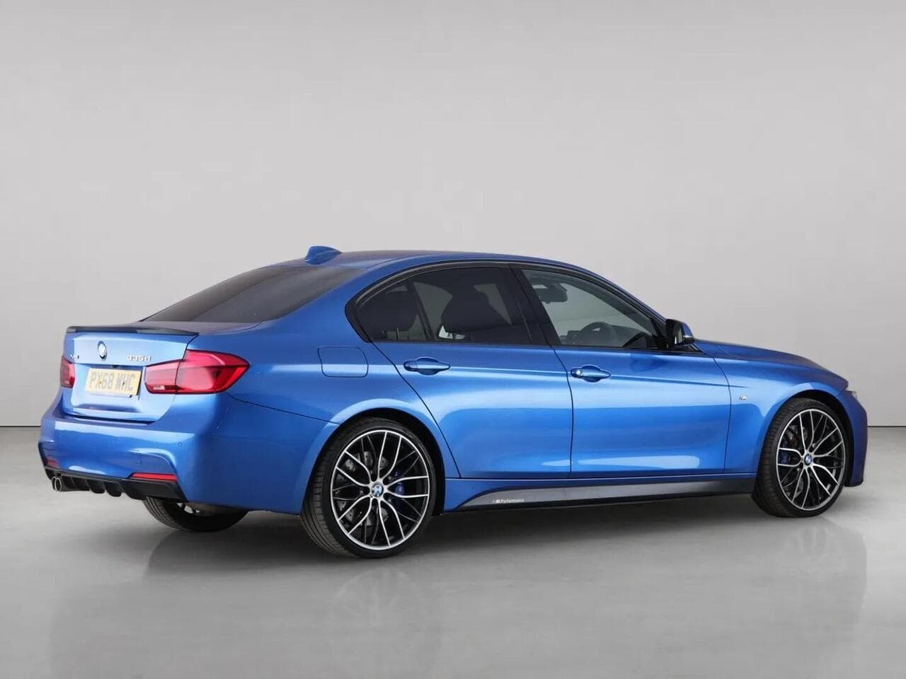 BMW 3 Series thumbnail Side Right