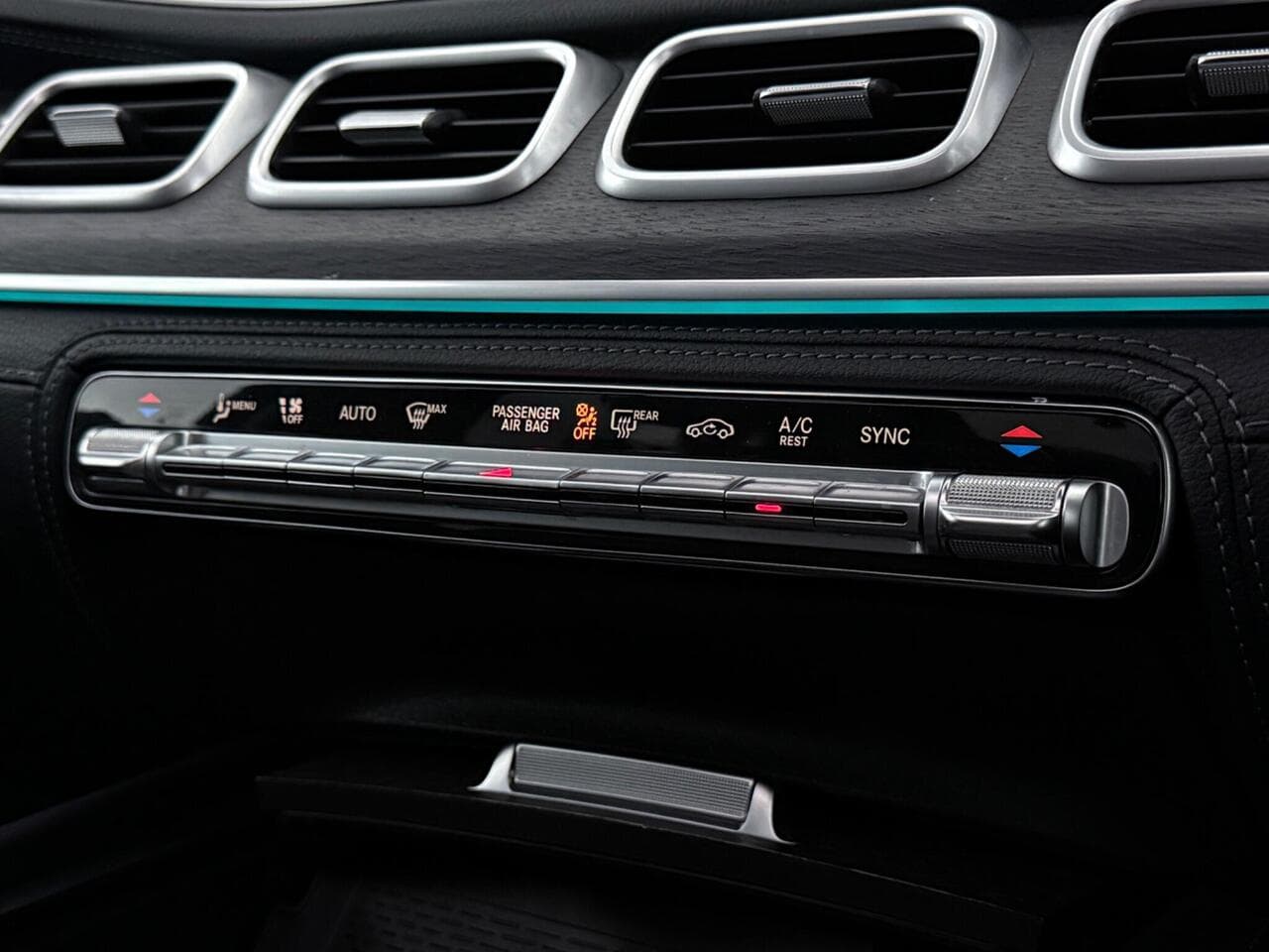 Mercedes-Benz GLE thumbnail Misc Controls