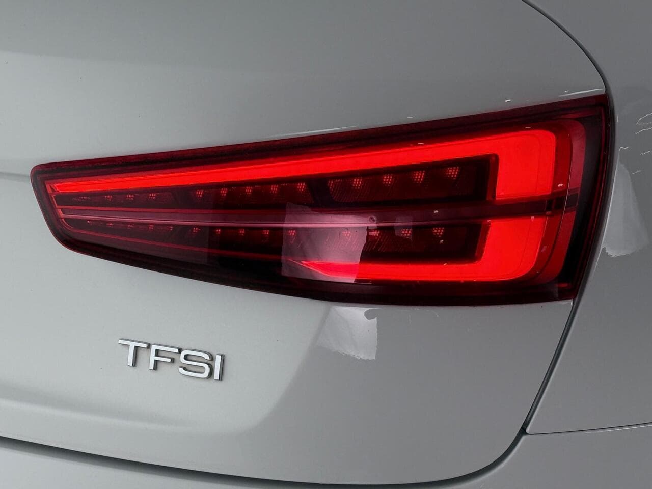 Audi Q3 thumbnail Lights Rear