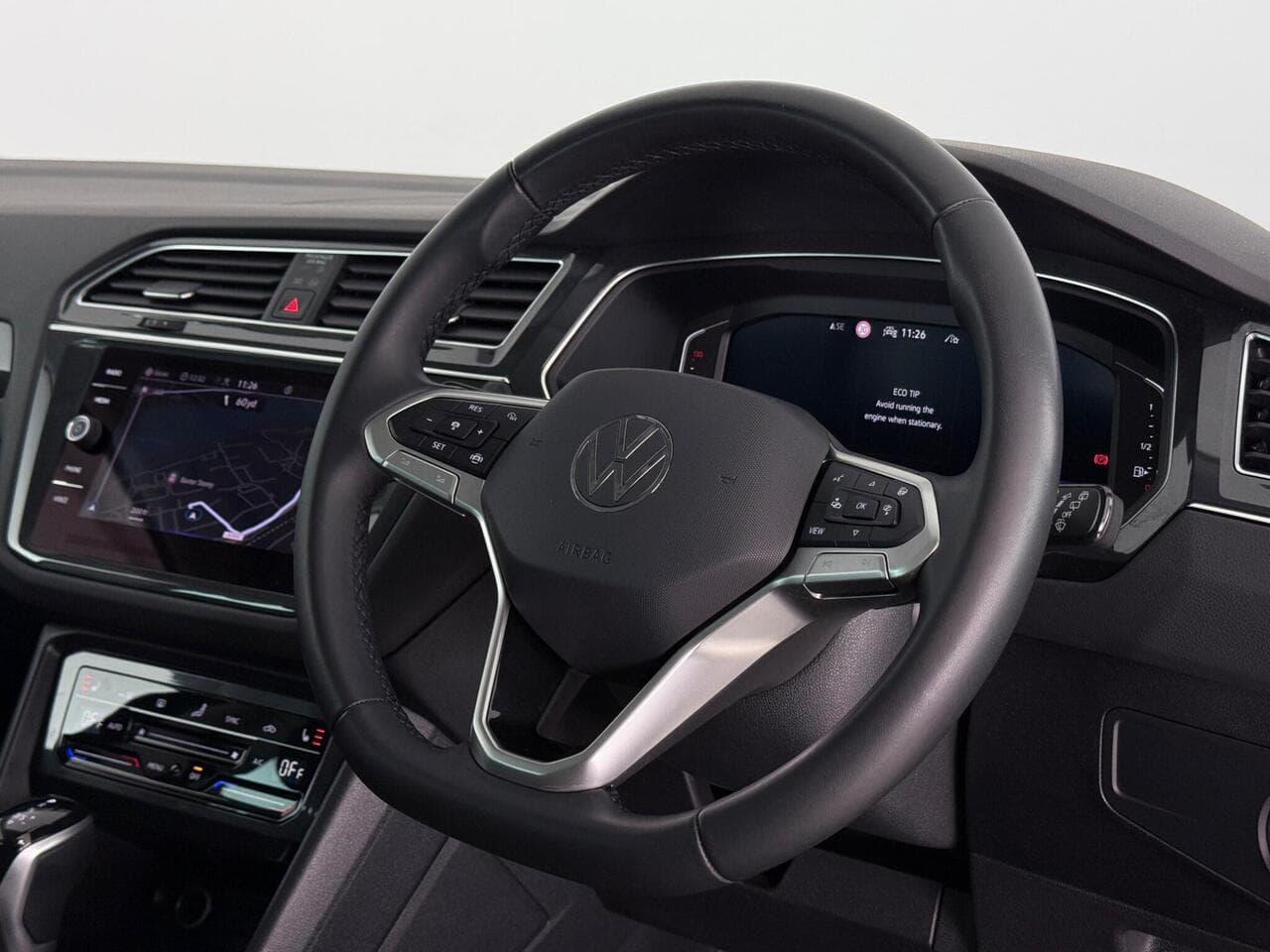 Volkswagen Tiguan thumbnail Steering Wheel