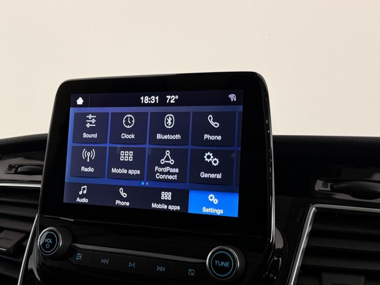 Ford Transit Custom thumbnail Infotainment System