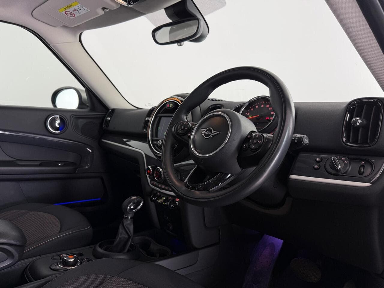 MINI Countryman thumbnail Interior Front