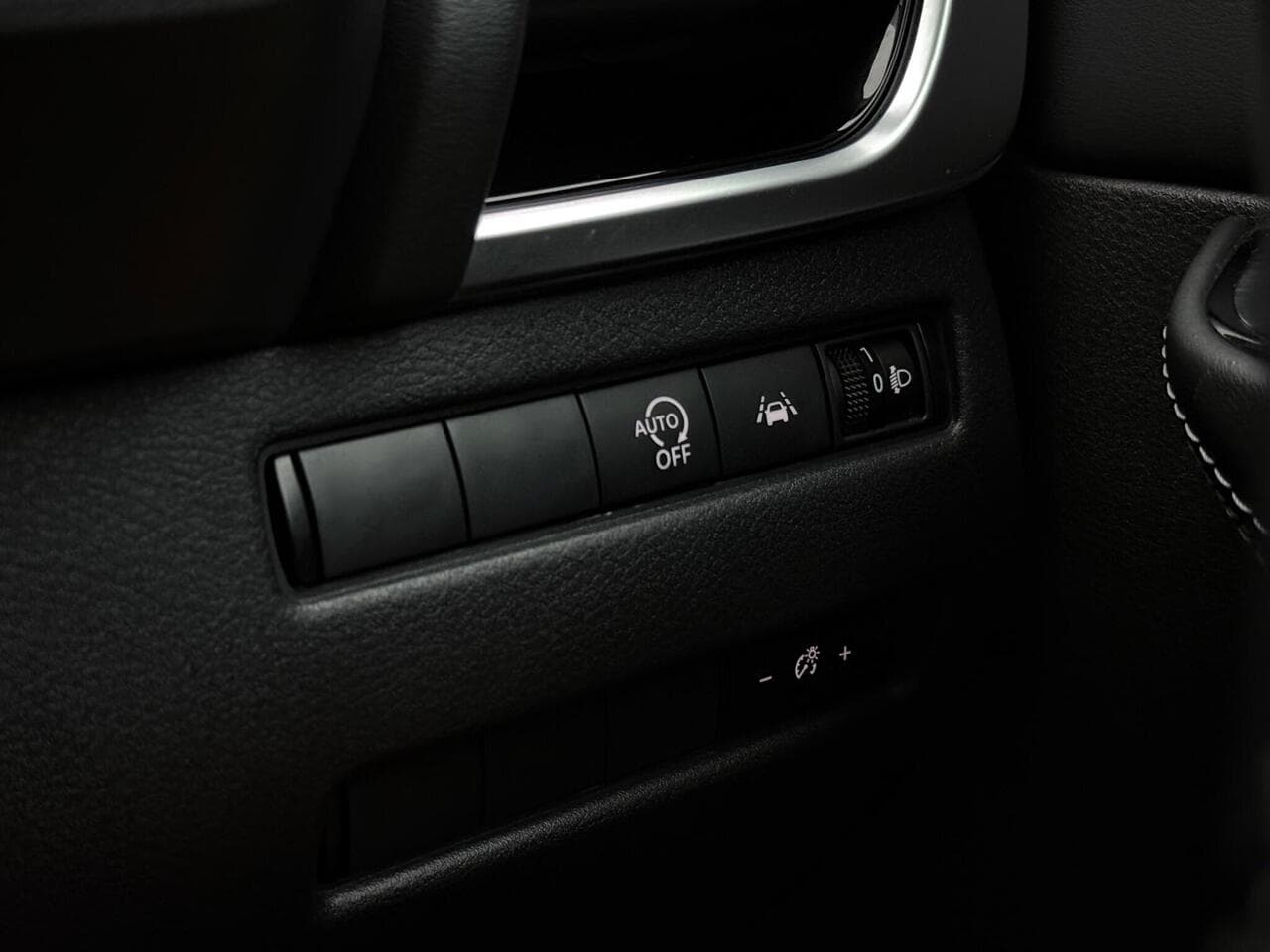 Nissan Qashqai thumbnail Misc Controls