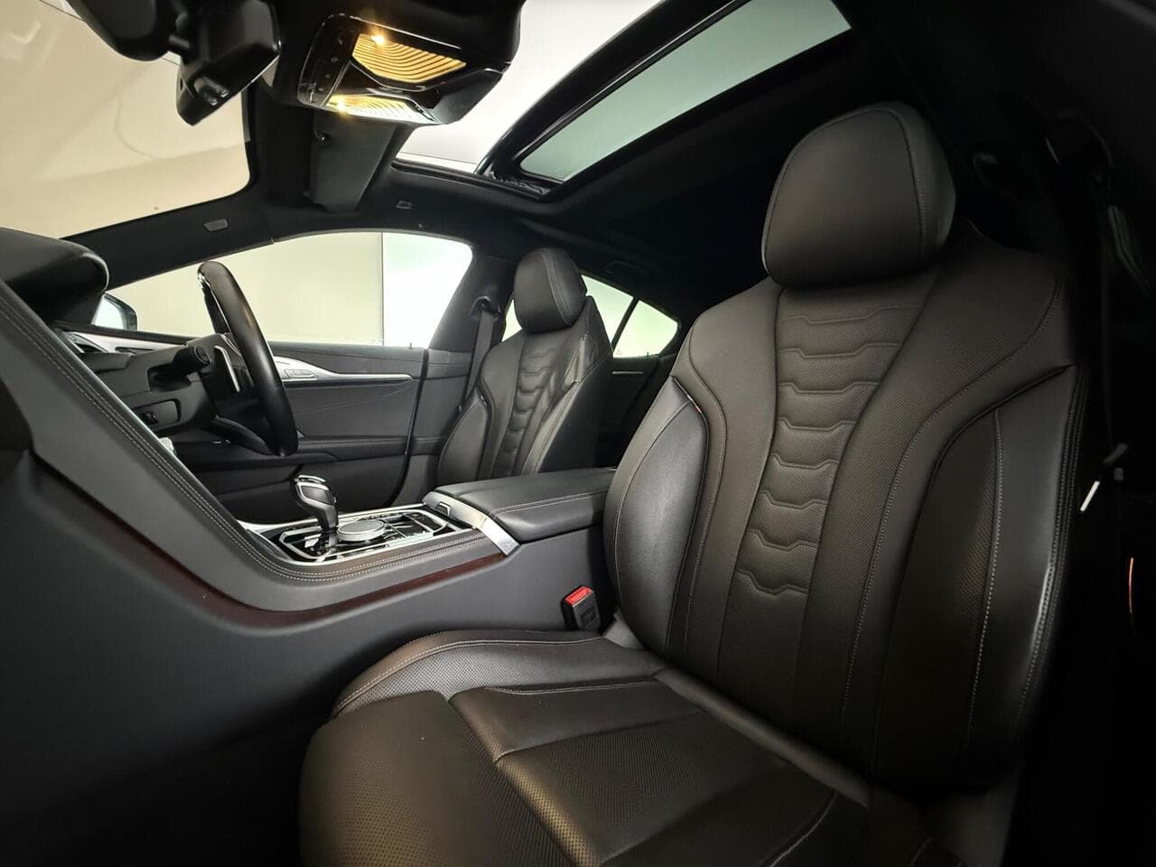 BMW 8 Series Gran Coupe thumbnail Seat Front Passenger