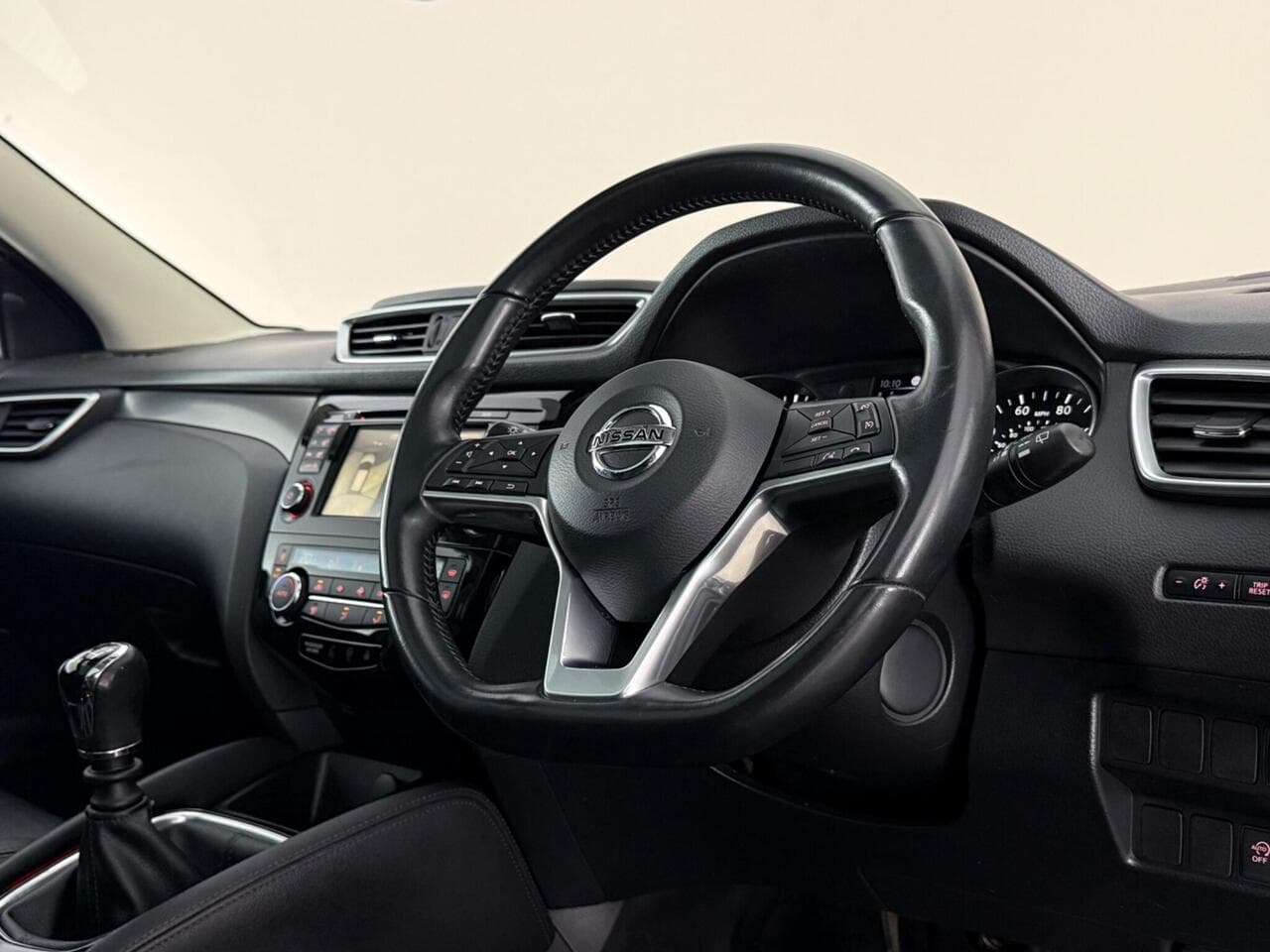 Nissan Qashqai thumbnail Steering Wheel