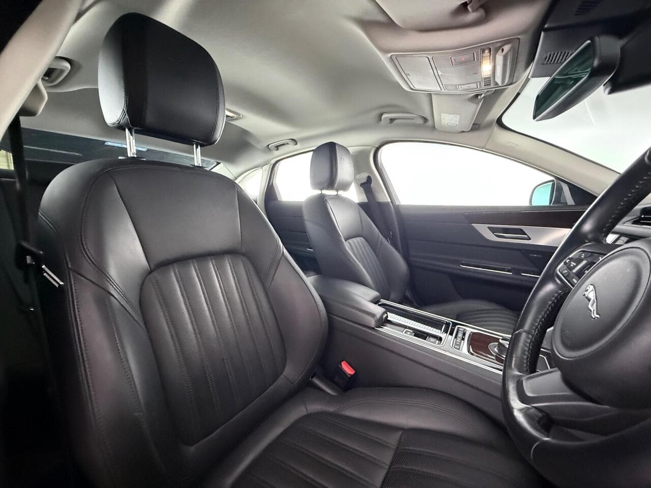 Jaguar XF thumbnail Seat Driver