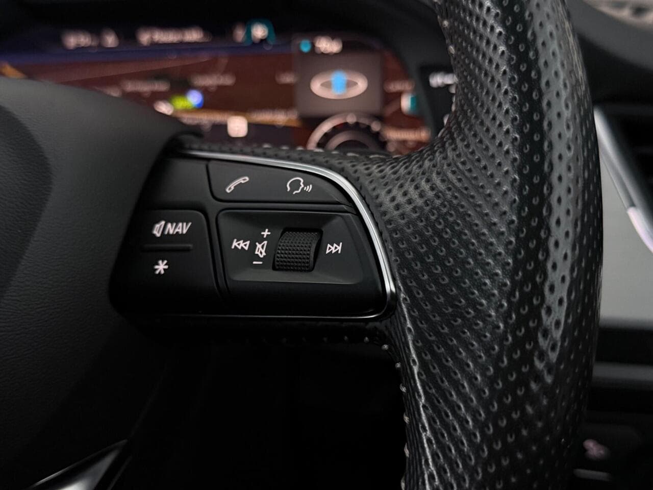 Audi Q7 thumbnail Misc Controls