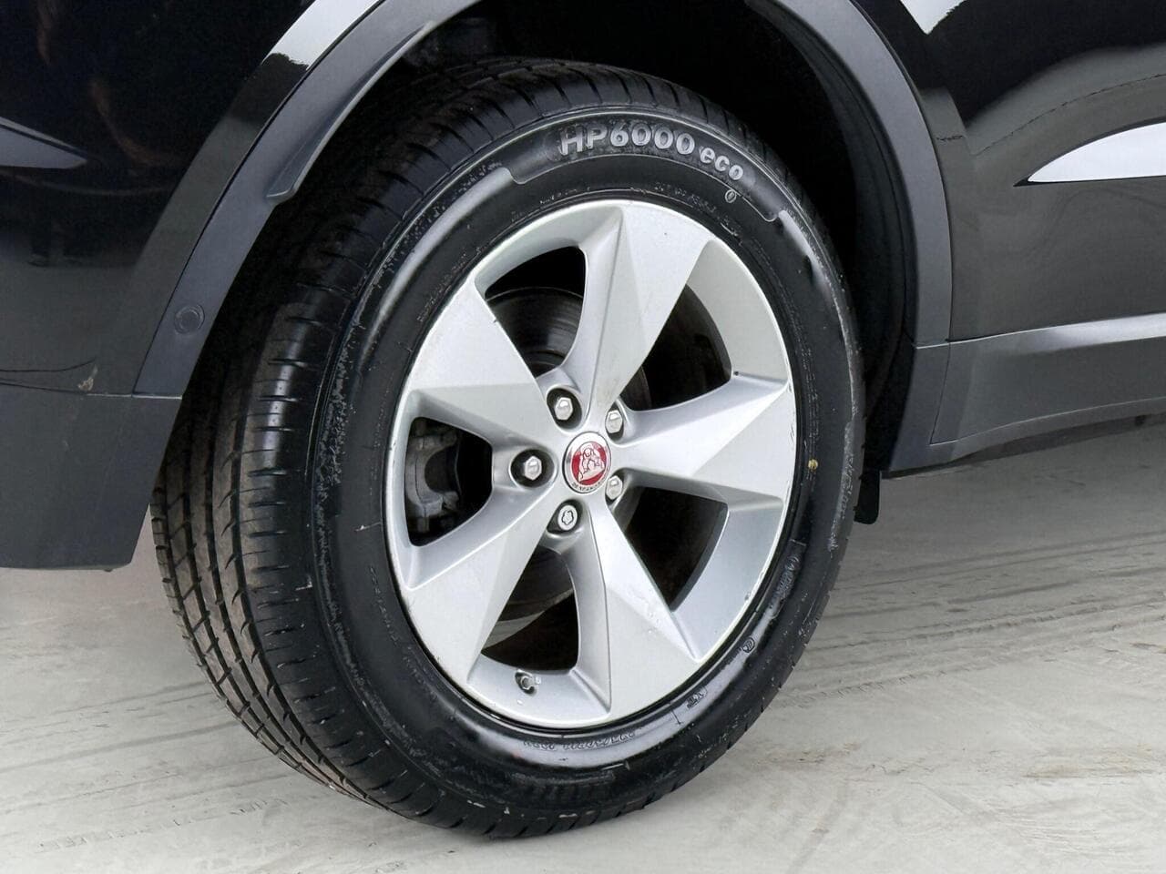 Jaguar E-PACE thumbnail Wheel