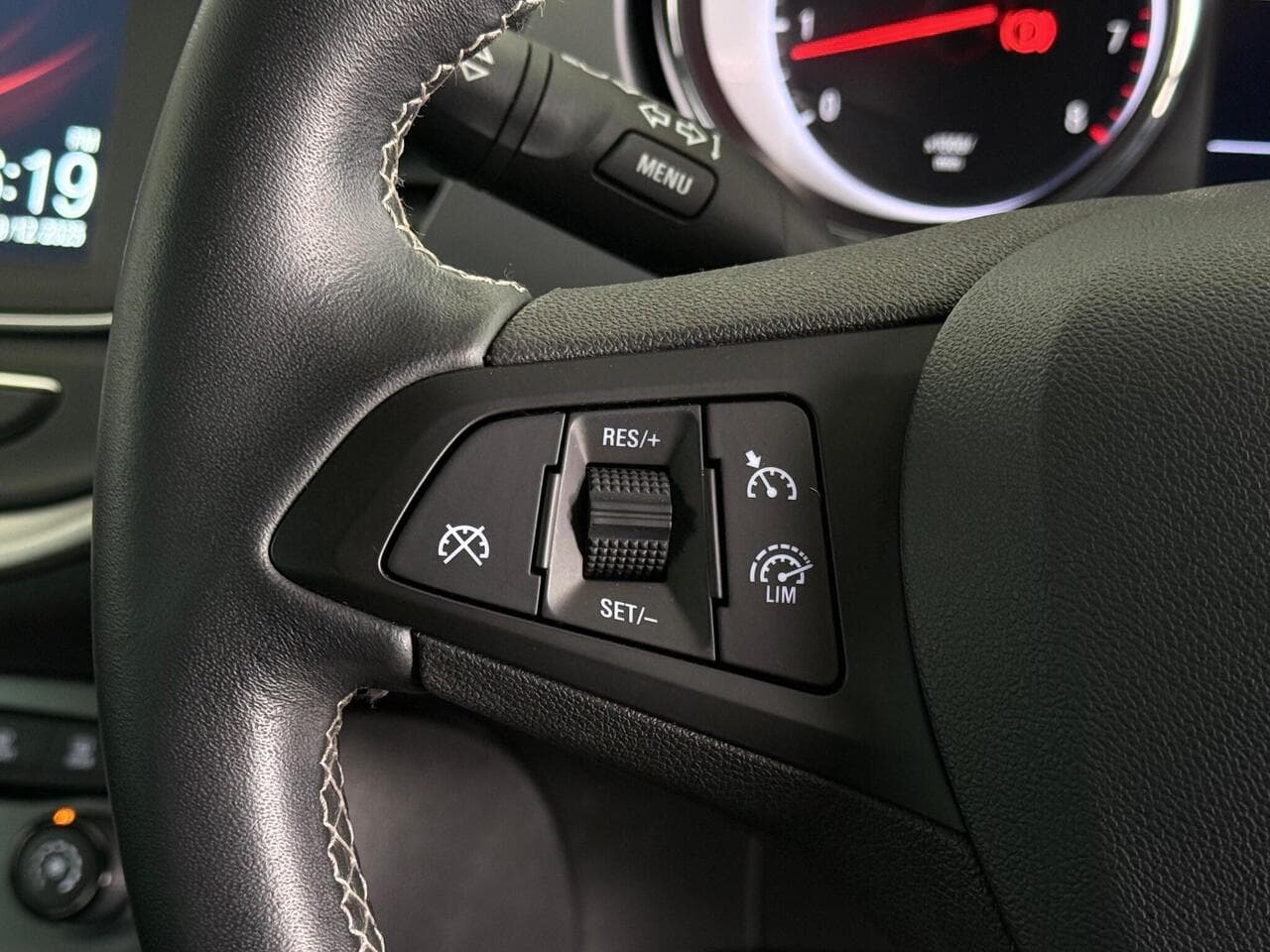 Vauxhall Astra thumbnail Misc Controls