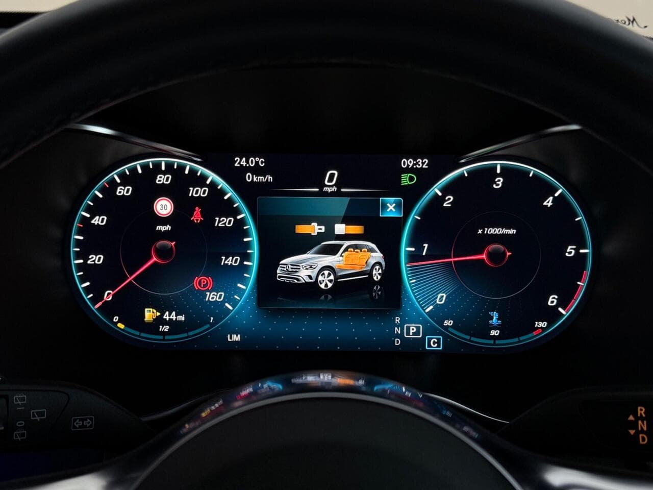 Mercedes-Benz GLC thumbnail Driver Instruments