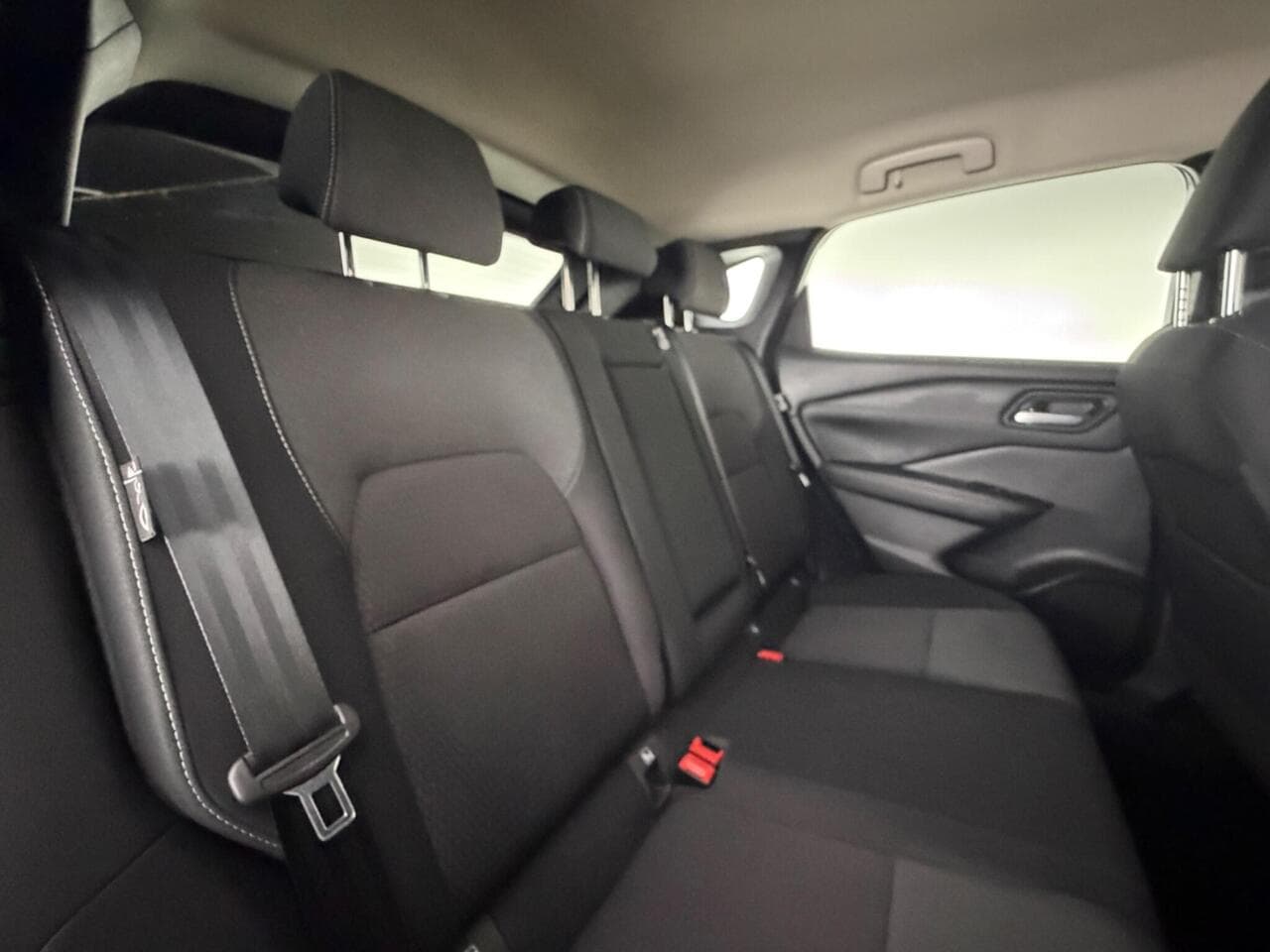 Nissan Qashqai thumbnail Seats Rear