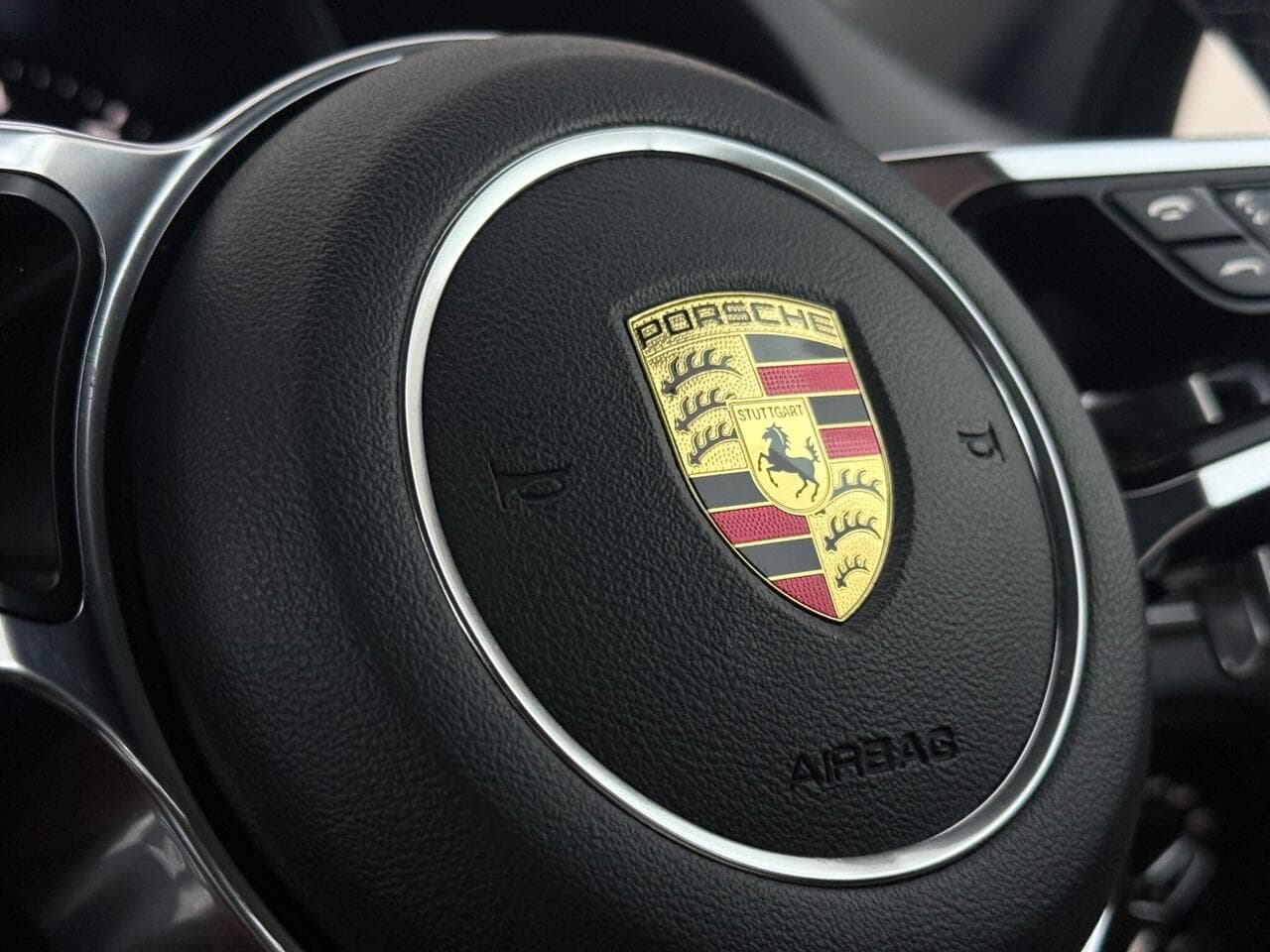 Porsche Macan thumbnail Steering Wheel
