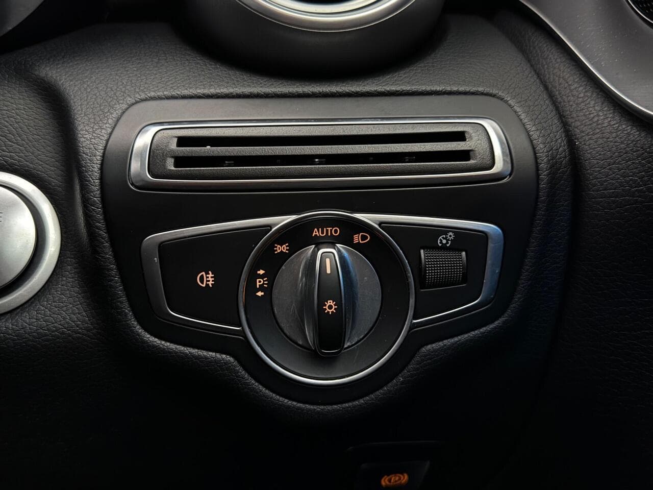 Mercedes-Benz C Class thumbnail Misc Controls