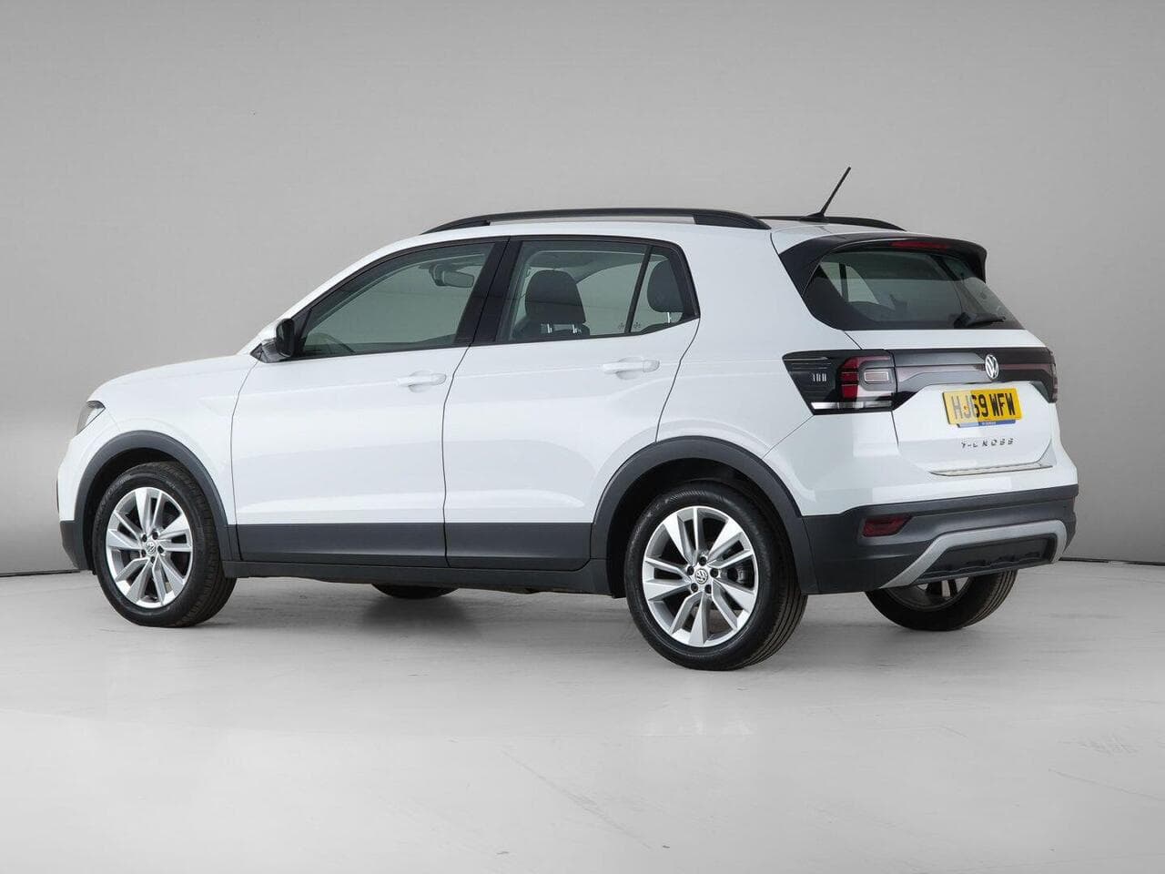 Volkswagen T-Cross thumbnail Side Left