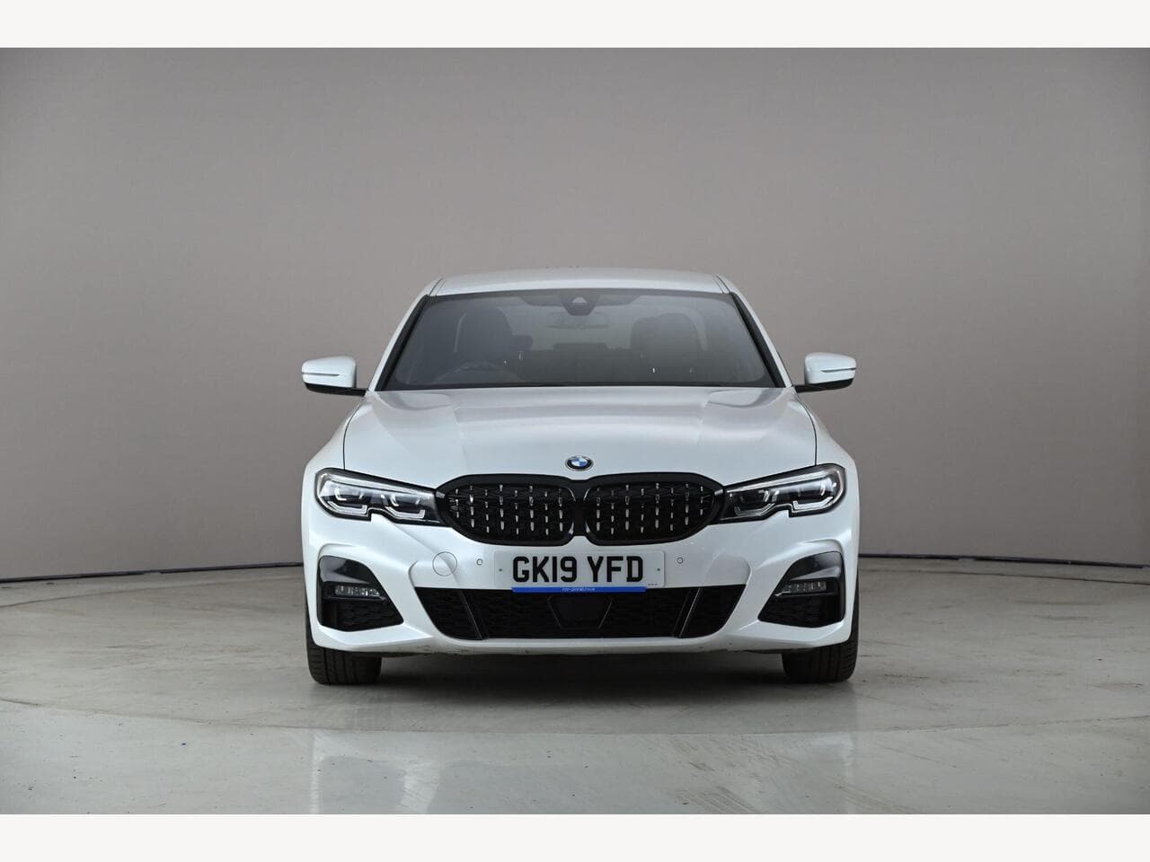 BMW 3 Series thumbnail Front