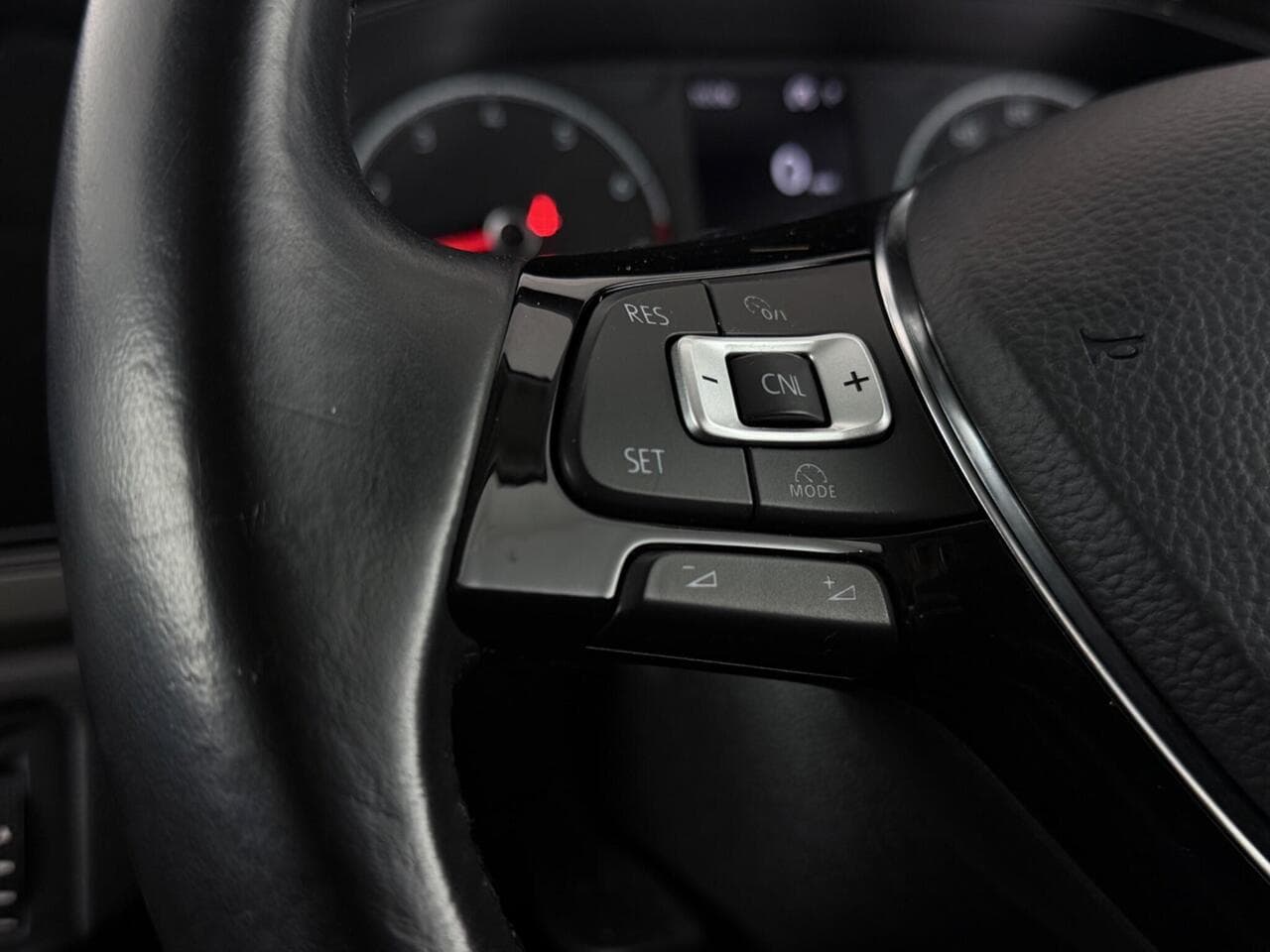 Volkswagen Polo thumbnail Misc Controls