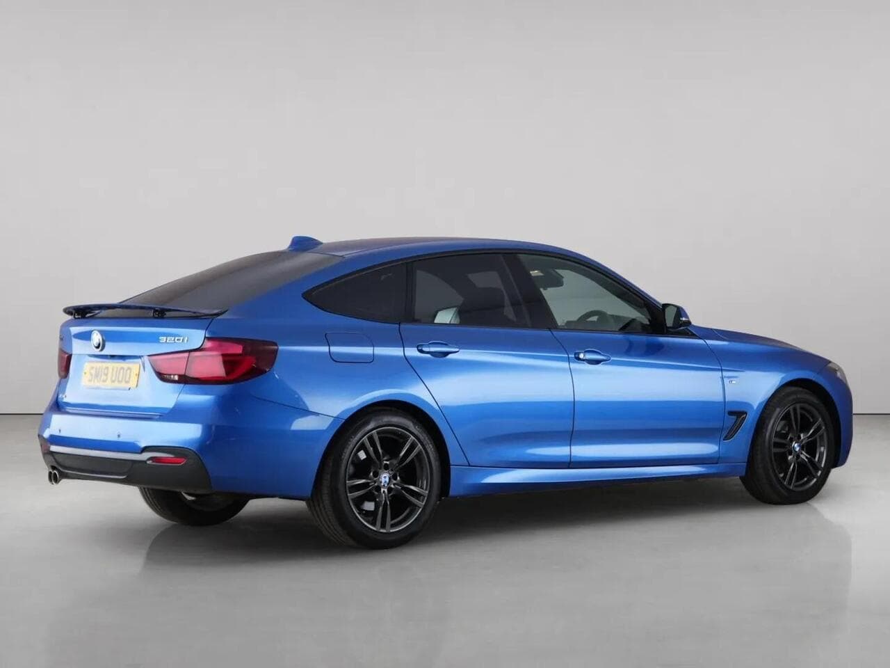 BMW 3 Series Gran Turismo thumbnail Rear Right