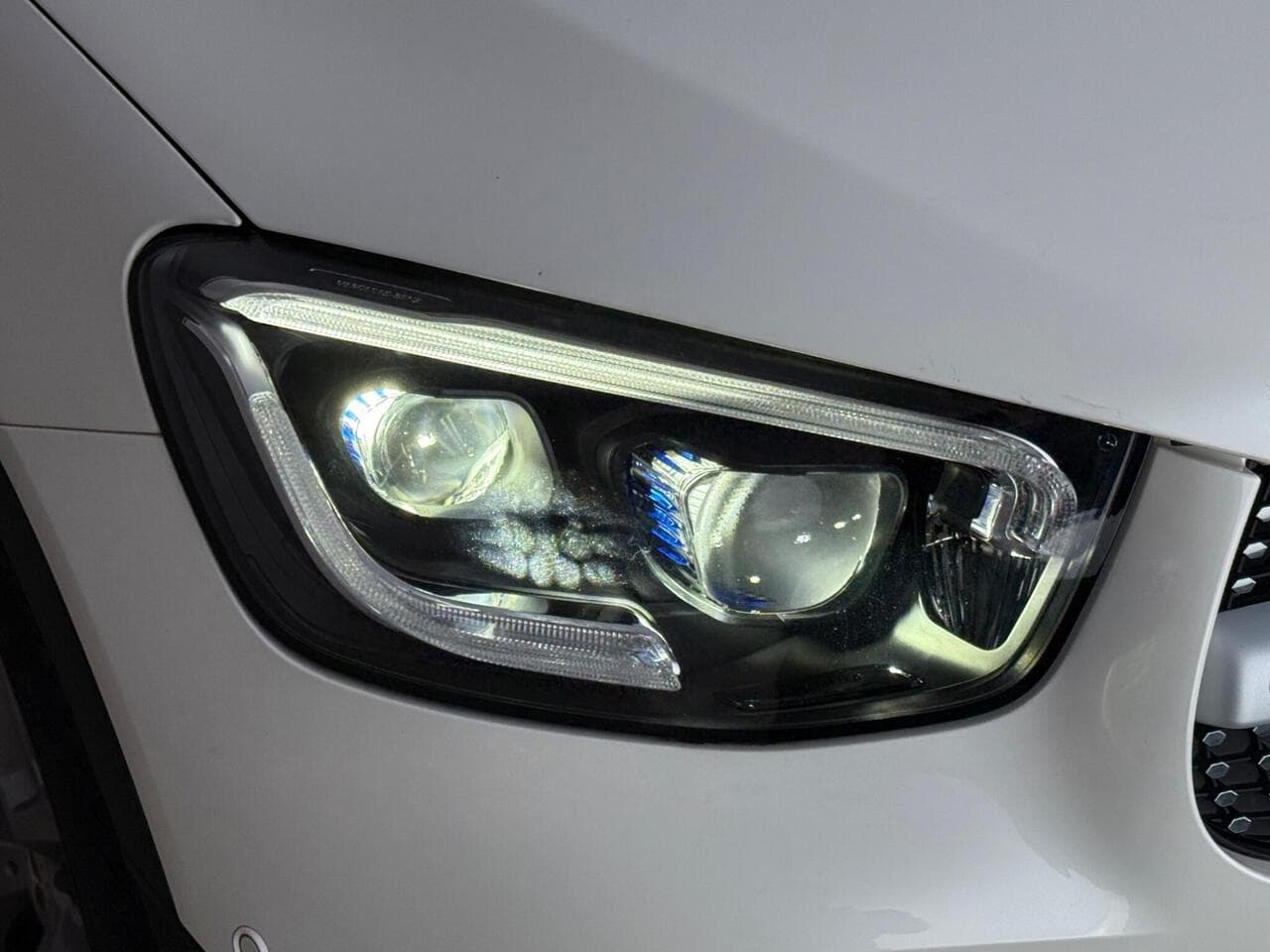 Mercedes-Benz GLC thumbnail Lights Front