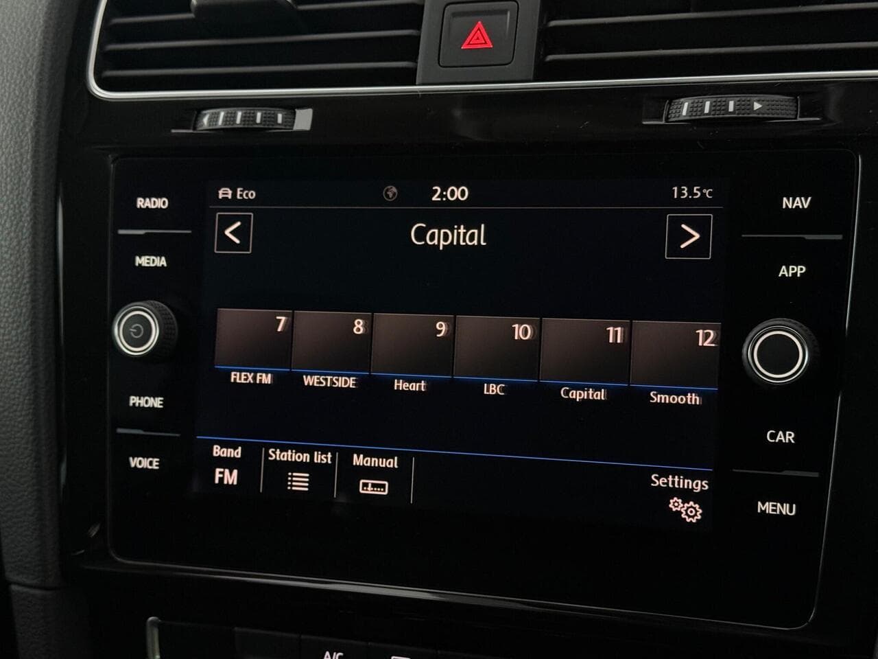 Volkswagen Golf thumbnail Infotainment System