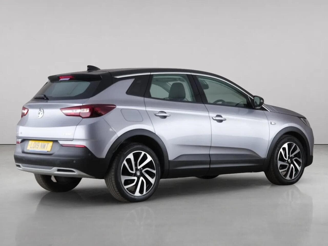 Vauxhall Grandland X thumbnail Rear Right