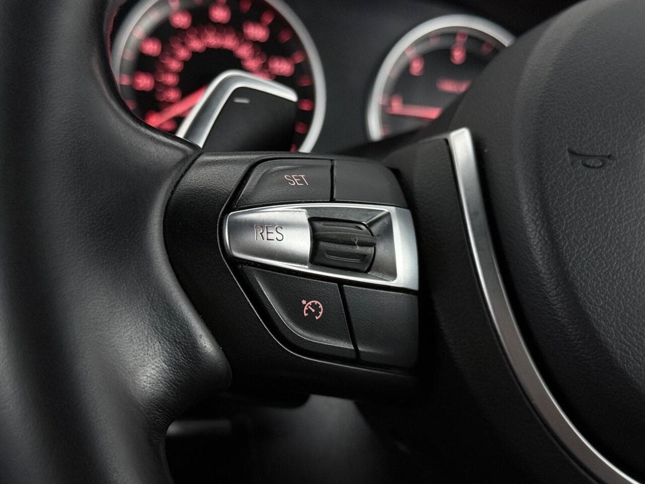 BMW X4 thumbnail Misc Controls