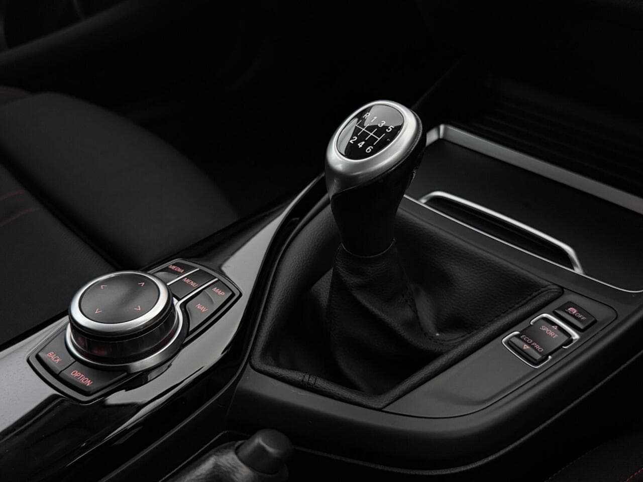 BMW 1 Series thumbnail Interior Front
