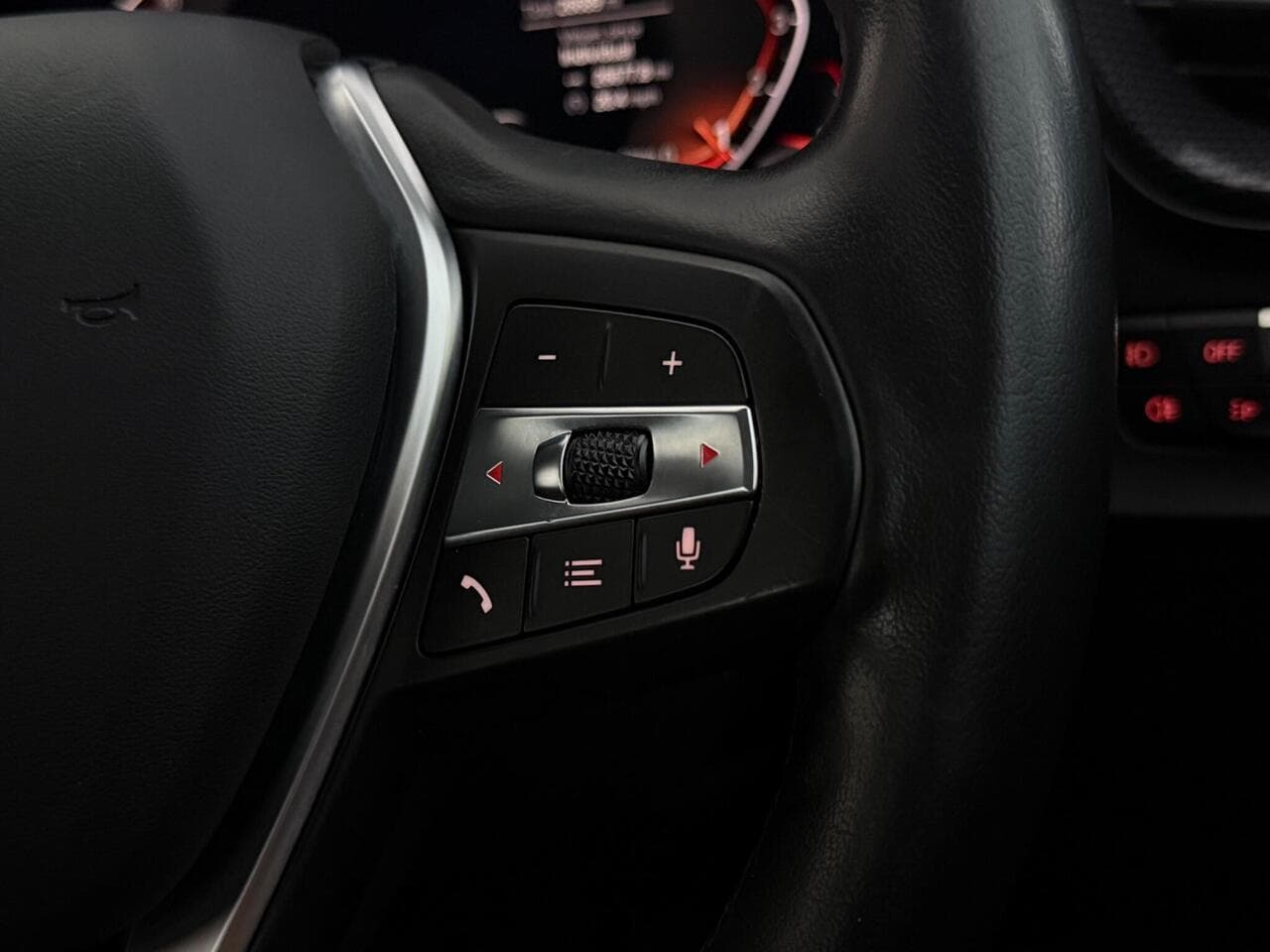 BMW 2 Series Gran Coupe thumbnail Misc Controls