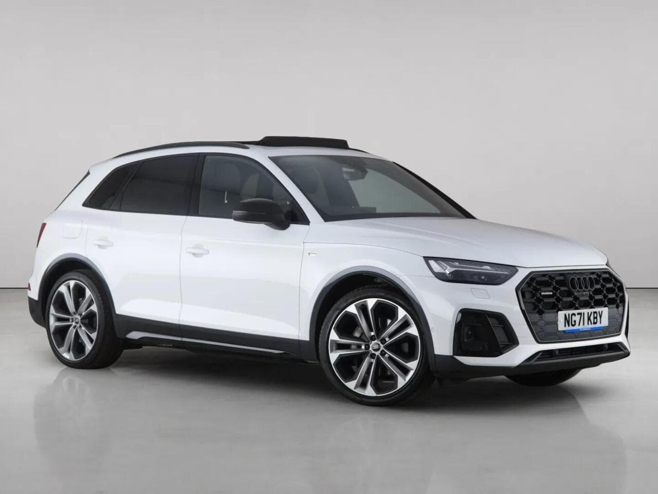 Audi Q5 - Audi Q5 2.0 TFSIe 55 Competition Vorsprung SUV 5dr Petrol Plug-in Hybrid S Tronic quattro Euro 6 (s/s) 17.9kWh (367 ps)