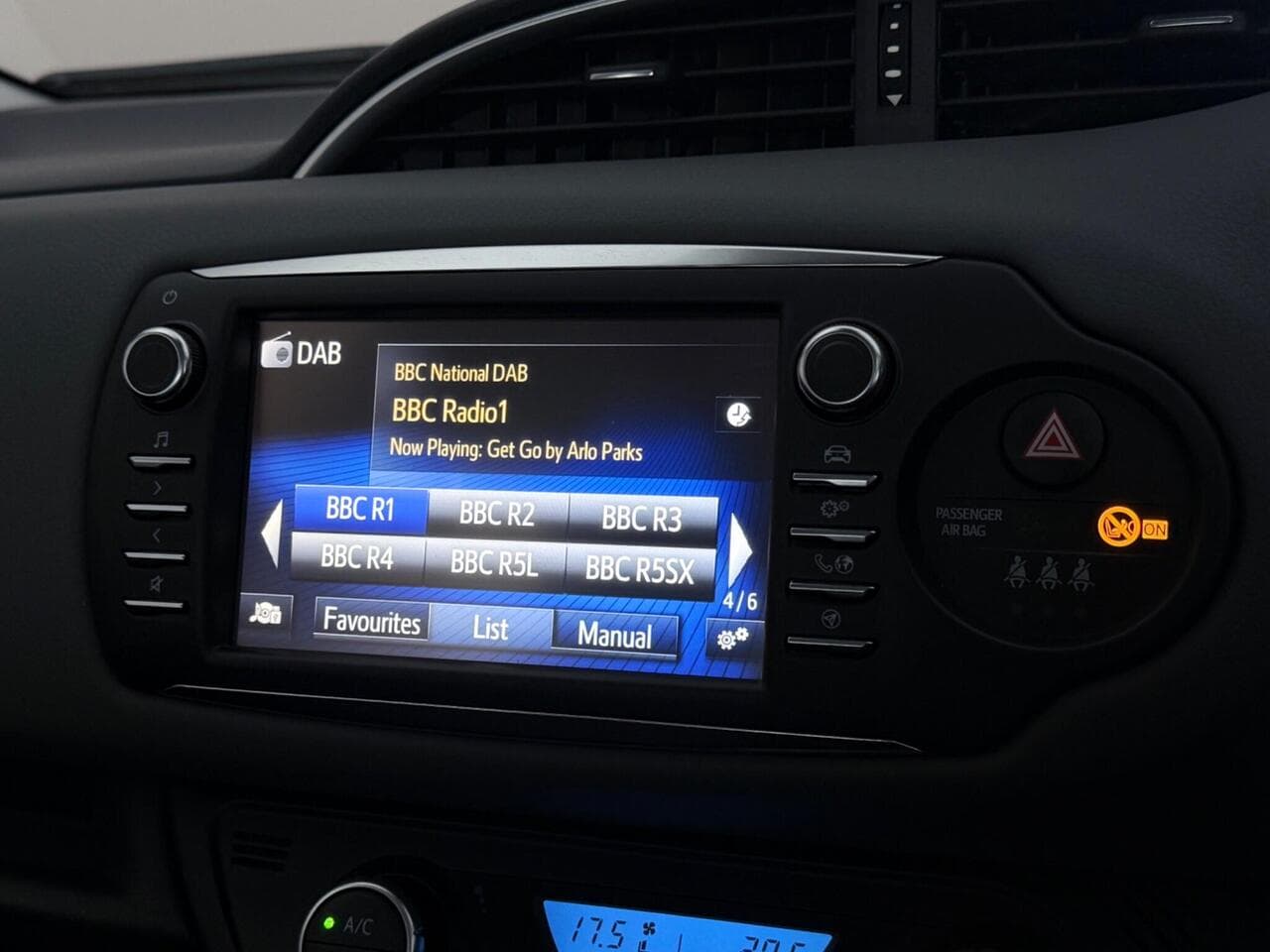 Toyota Yaris thumbnail Infotainment System