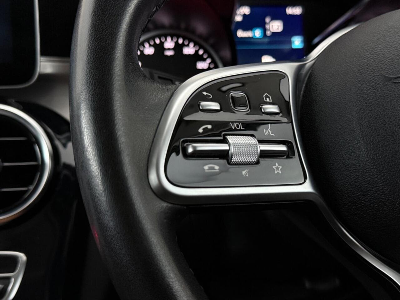 Mercedes-Benz C Class thumbnail Misc Controls