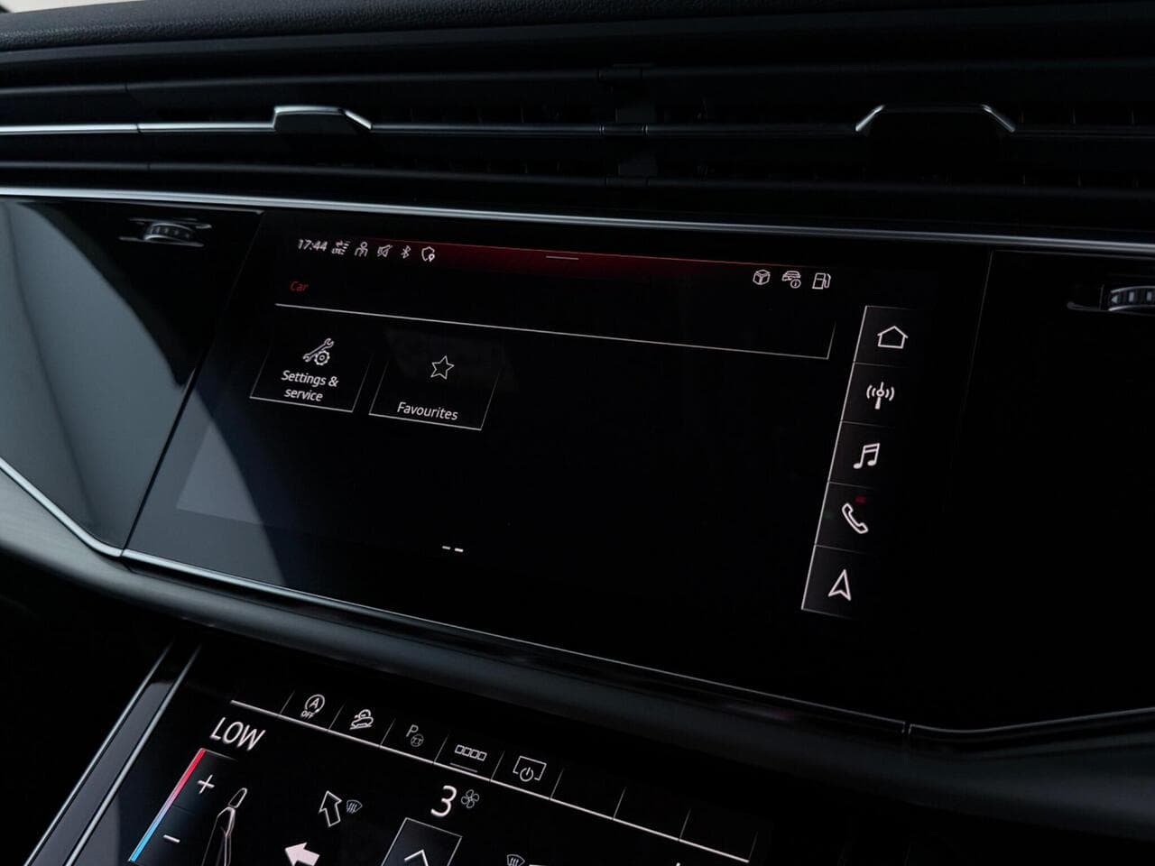Audi Q8 thumbnail Infotainment System